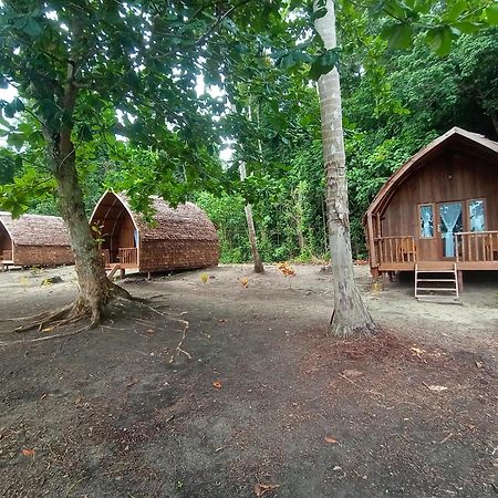 Tanjung Kalemo Resort Batudaka Luaran gambar