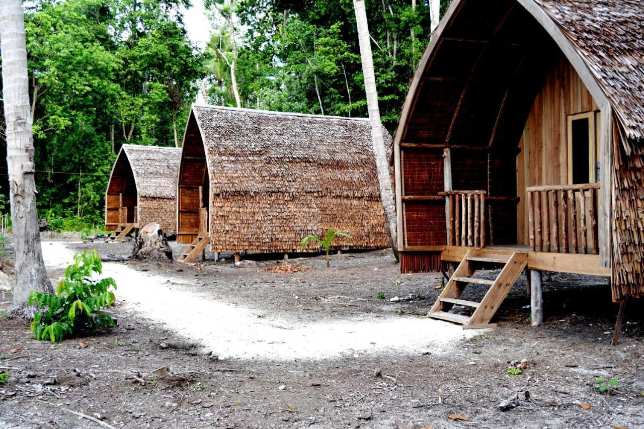 Tanjung Kalemo Resort Batudaka Luaran gambar