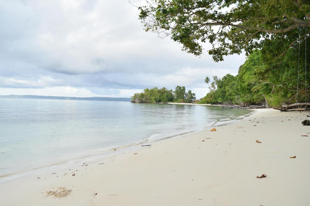 Tanjung Kalemo Resort Batudaka Luaran gambar