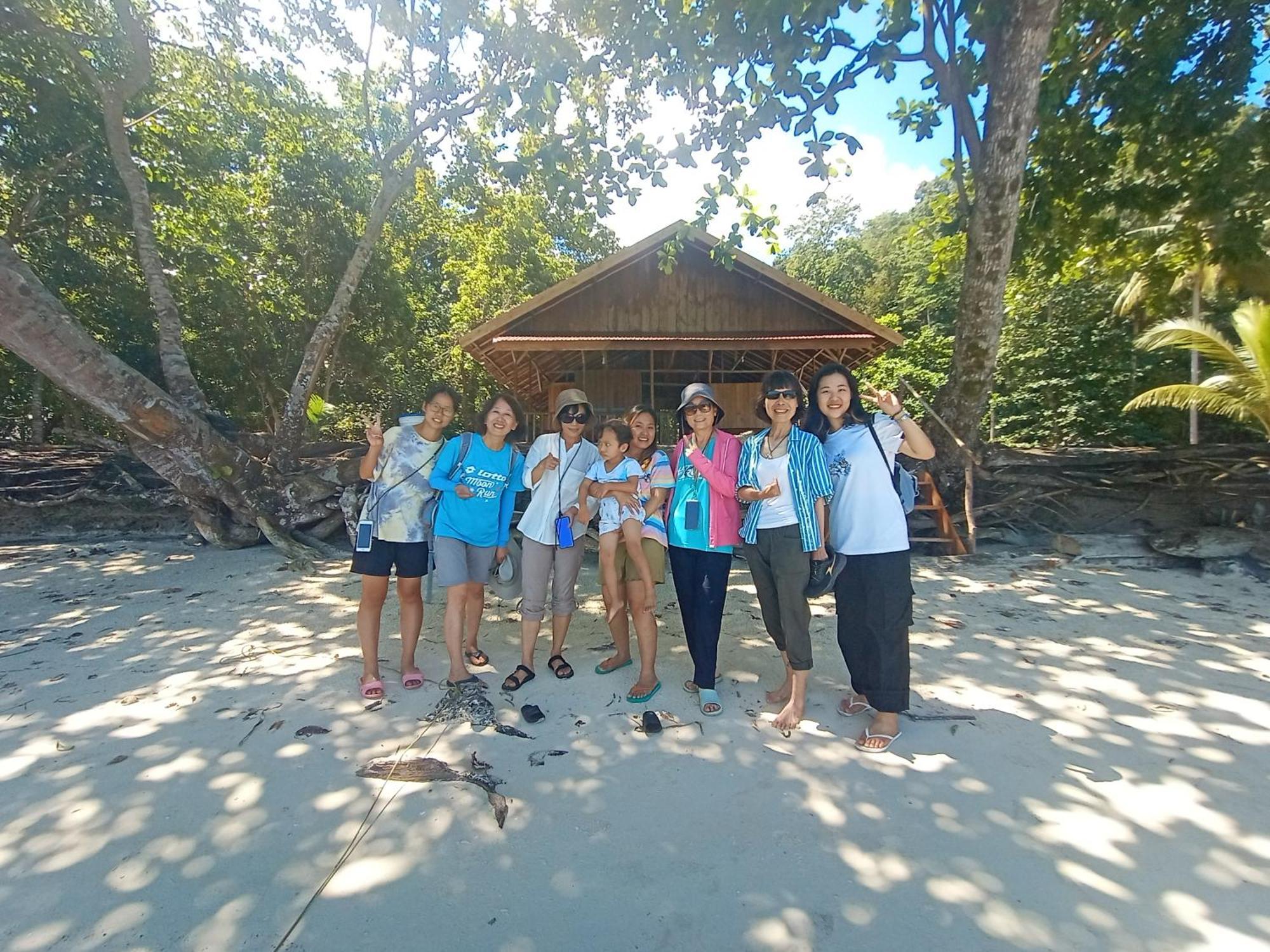 Tanjung Kalemo Resort Batudaka Luaran gambar