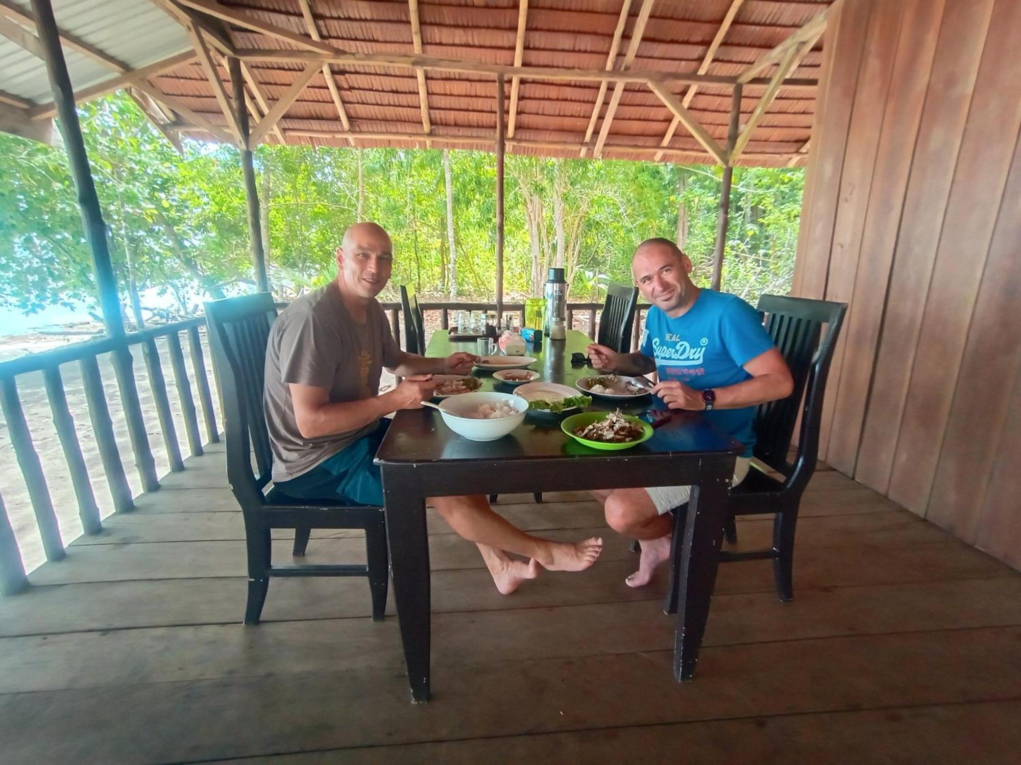 Tanjung Kalemo Resort Batudaka Luaran gambar